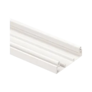 Base para canaleta T-70, de PVC rígido, con orific